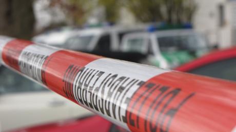 Ein 37-Jähriger soll im Augsburger Stadtteil Kriegshaber versucht haben, seine Ex-Freundin zu töten. Nun ergaben die Ermittlungen, dass der Mann offenbar eine Komplizin hatte.
