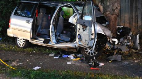 Schwerste Verletzungen erlitten zwei 18-Jährige bei einem Unfall auf der B 17 im andkreis Landsberg.