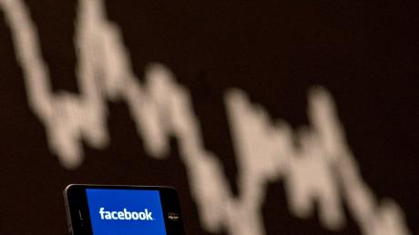 Nach dem Auslaufen einer Haltefrist stürzt die Aktie des Sozialen Netzwerks Facebook erneut um sieben Prozent. Die Anleger hinterfragen nun das Geschäftsmodell.    