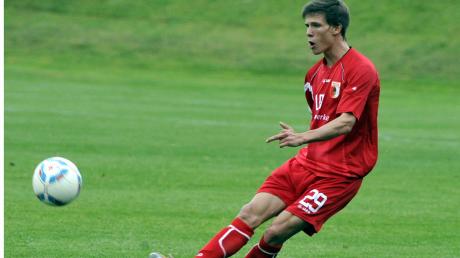 Moritz Nebelund der FCA II Kamen gegen Bayern Hof nicht über ein Unentschieden hinaus.