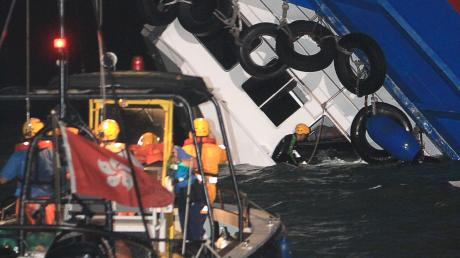 36 Tote nach Schiffsunglück: Die Zahl der Toten einer Schiffskollision in Hongkong ist auf 36 gestiegen.