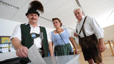 Die Stimmkreisreform in Bayern ist rechtens. Das hat der Bayerische Verfassungsgerichtshof entschieden. Die Bayern können 2013 also wie geplant zur Wahl schreiten.