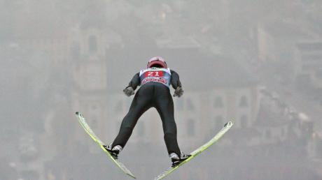 Vierschanzentournee 2013 Ergebnisse: Angeführt von Topmann Severin Freund gehen alle sechs deutschen Skispringer beim Finale in Bischofshofen an den Start.