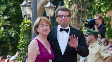 Georg Schmid mit seiner Frau Gertrud bei den Bayreuther Festspielen 2012.