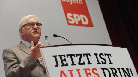 SPD-Bundestagsfraktionschef Frank-Walter Steinmeier hat der CSU vorgeworfen, im Strudel von Skandalen und Vetternwirtschaft zu versinken. Bild: Ulrich Wagner