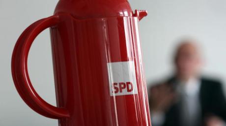 Die SPD ist 150 Jahre alt. Sie hat politische Helden hervorgebracht und historische Erfolge erzielt. Hat Wahlschlappen kassiert und immer mit sich selbst gerungen. Und stellt sich heute vor allem die Frage: Wie kehrt der Erfolg zurück? Eine Begegnung mit Augsburger Genossen.
