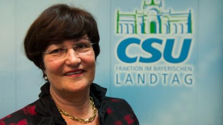Pauschale Zuschläge für herausgehobene Funktionen soll es in der CSU-Landtagsfraktion künftig nicht mehr geben, gab Fraktionschefin Stewens bekannt. 