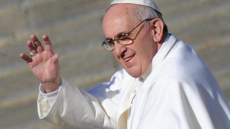 Der Papst übte bei einem Besuch französischer Abgeordneter im Vatikan Kritik an der französischen Gesetzgebung.