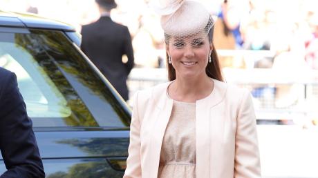 Die schwangere Kate Middleton und ihr Mann Prinz William machen ein großes Geheimnis um die Geburt des Thronfolgers. Wir klären die zehn wichtigsten Fragen.