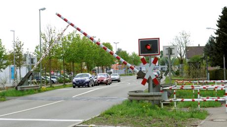 Der Bahnübergang in der Ulmerstraße in Günzburg. Hier waren im Dezember 2012 zwei Jugendliche ums Leben gekommen.