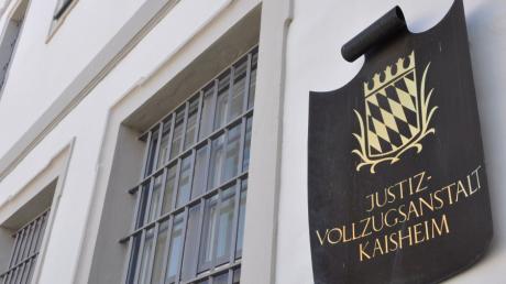 In der Justizvollzugsanstalt Kaisheim warten derzeit 70 Schleuser auf ihren Prozess. 