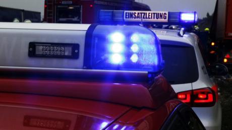 Mehrere Unfälle haben am Dienstagmorgen zu Staus und Verkehrsbehinderungen auf den Straßen im Raum Augsburg geführt.