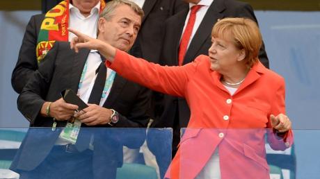 Kanzlerin Angela Merkel bei der Fußball WM: Die Union ist bei den Menschen wieder beliebter geworden.