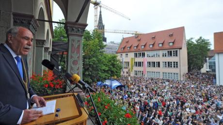 Oberbürgermeister Ivo Gönner (SPD) hält in Ulm (Baden-Württemberg) die Schwörrede. 