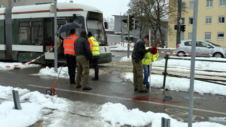 Auf der Linie 3 in Augsburg ist es zu einem Unfall gekommen. Ein Fußgänger wurde dabei schwer verletzt. 