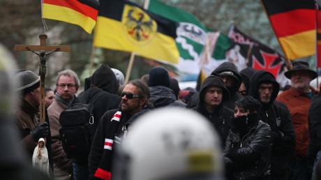 Mitglieder der Pegida-Gruppe Hogesa bei einer Demonstration in Wuppertal. Was bleibt von der Bewegung?