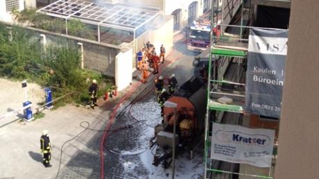 Auf einer Baustelle in der Kapuzinergasse ist am Freitag eine Maschine in Brand geraten.