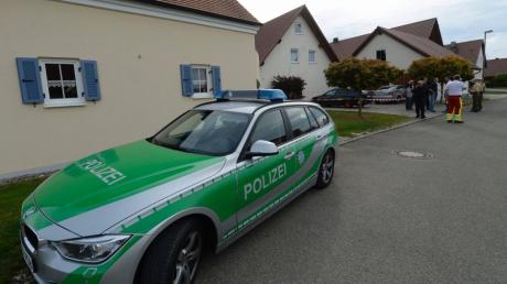 Ein Großaufgebot der Polizeiinspektionen Krumbach  und Günzburg war am Dienstagnachmittag in Ellzee im Einsatz. 