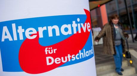 Neue Umfrage aus Bayern: Wenn am Sonntag Landtagswahl wäre, würde die CSU einer Umfrage zufolge die absolute Mehrheit behalten - und die AfD ins Parlament einziehen.