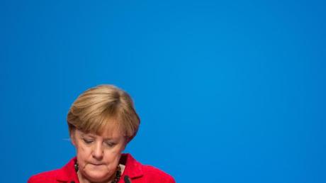 Bundeskanzlerin Angela Merkel wird von der AfD angezeigt.