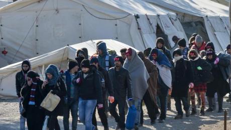 Immer weniger EU-Staaten sind bereit, weitere Flüchtlinge aufzunehmen. Merkels Flüchtlingspolitik kommt in Europa nicht gut an.