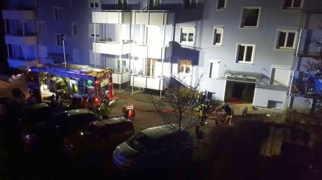 In einem Mehrfamilienhaus in Inningen ist in der Nacht auf Montag Feuer ausgebrochen.