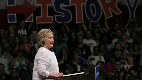 Hillary Clinton bei einer Wahlkampfveranstaltung im Brooklyn Navy Yard in Brooklyn, New York. Sie wird aller Voraussicht nach die Präsidentschaftskandidatin der US-Demokraten. 