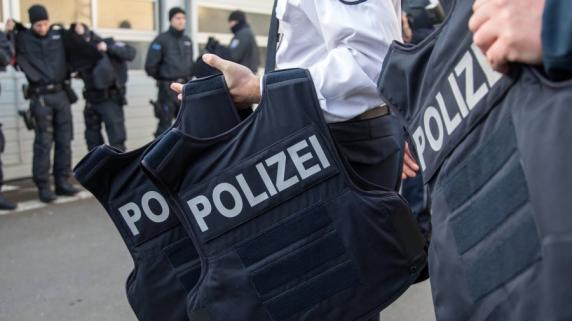 Polizei: Schutzweste und Maschinenpistole: Bessere Ausrüstung für Polizisten