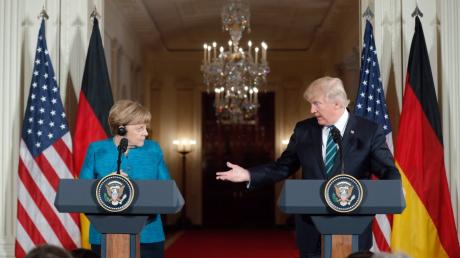 Bundeskanzlerin Angela Merkel trifft erstmals mit US-Präsident Donald Trump zusammen.
