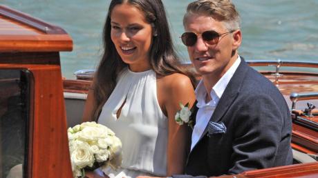  Bastian Schweinsteiger und Tennisstar Ana Ivanovic genossen ihren großen Tag in Venedig. 