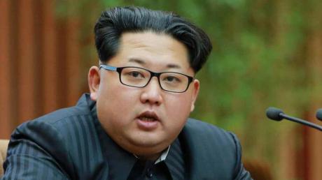 Nordkoreas Machthaber Kim Jong Un kann sich so ziemlich alles erlauben. Der Besitz der Atombombe macht den Diktator quasi unangreifbar.