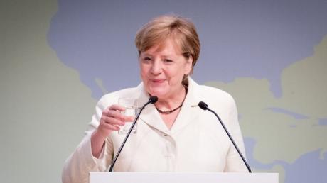 Angela Merkel will sich dafür einsetzen, dass die Industrie- und Schwellenländer trotz des US-Ausstiegs weiter gegen den Klimawandel kämpfen.