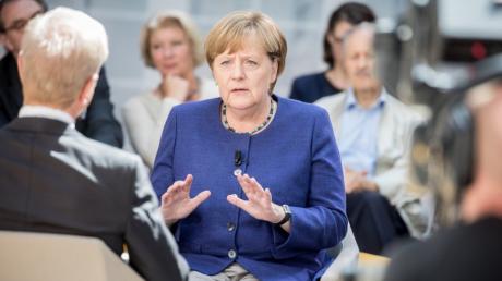 Bundeskanzlerin Angela Merkel hat der Phoenix-Sendung "Forum Politik" ein einstündiges Interview zum Bundestagswahlkampf gegeben.
