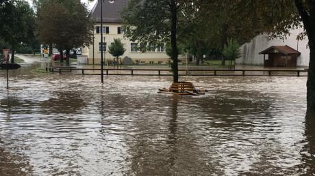 Die Ortschaft Otting wurde bei dem Gewitter am Dienstag überschwemmt.