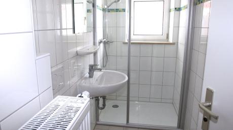 Ein Badezimmer der sanierten Obdachlosenunterkunft in Augsburg.