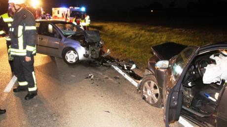 Bei einem schweren Verkehrsunfall bei Hohenaltheim (Landkreis Donau-Ries) ist eine Frau schwerst verletzt worden.