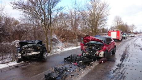 Die Staatsstraße 2031 bei Kellmünz (Landkreis Neu-Ulm) 
war nach dem Unfall rund vier Stunden gesperrt.