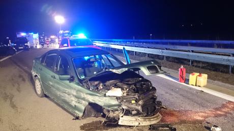 Bei einem Unfall auf der A7 bei Illertissen waren am Samstagabend mehrere Fahrzeuge beteiligt.