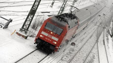 Mit zusätzlichen 70 Millionen Euro rüstet sich die Bahn für den Winter. dpa