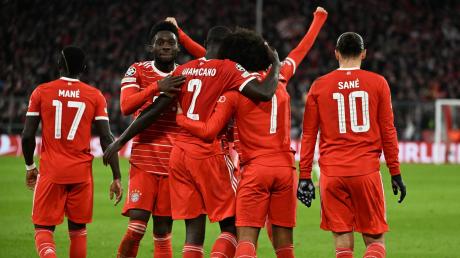 Der FC Bayern um Sadio Mané, Alphonso Davies, Dayot Upamecano, Serge Gnabry und Leroy Sané (l-r) setzte sich souverän gegen PSG durch.