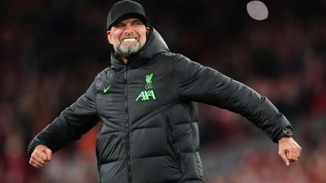 Liverpools Trainer Jürgen Klopp jubelt nach dem Sieg gegen Sheffield United.