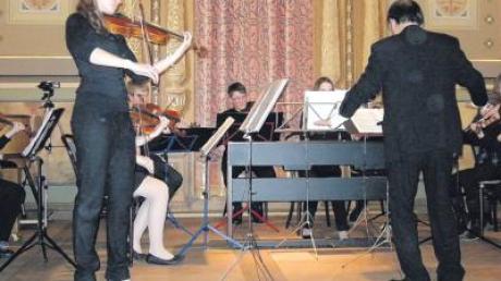 Das Jugendorchester Intonation unter der Leitung von Wei Guo Mao spielte in der ehemaligen Synagoge Ichenhausen.  