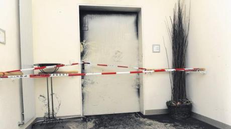 Während der Brandermittlungen durfte niemand in die betroffenen Räume des Krankenhauses St. Camillus. Jetzt stellte sich heraus: Eine 23-jährige Patientin war für das Feuer verantwortlich.  