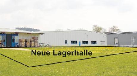 Um die Kapazität ihres Kunststofftechnik-Unternehmens zu erweitern, plant Sabine Bollinger an der Westseite des bestehenden Betriebes eine neue Lagerhalle mit Laderampe.  
