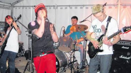 Die Günzburger Band „Blame Confession“ präsentierte eine Mischung aus Rock und Metal.  
