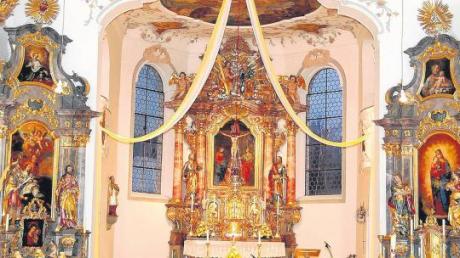 Nachdem der gesamte Innenraum der Aletshauser Kirche gereinigt und mit frischen Farben versehen wurde, ist das Gotteshaus wieder ein Schmuckstück geworden. Eine wahre Meisterleistung hat Restaurator Stefano Cafaggi aus Regensburg bei den Malereien vollbracht.  