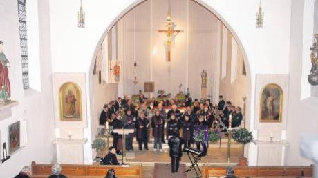 Besondere musikalische Momente in der Kirche: Der Musikverein Behlingen-Ried veranstaltete unter Mitwirkung der Kirchenchorgemeinschaft Behlingen-Ried ein Adventskonzert.  