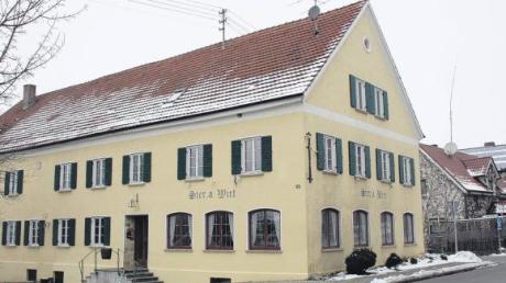Die derzeit leer stehende Gaststätte Stern (vorübergehend Ster‘a Wirt), mittlerweile im Eigentum des Marktes Neuburg, wurde für drei Jahre an einen interessierten Gastwirt verpachtet.  
