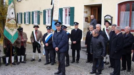 Zum Veteranenjahrtag und dem Gedenken der Opfer der Kriege trafen sich Mitglieder des Soldaten und Veteranenvereins Wattenweiler-Höselhurst im Gasthof Stern.