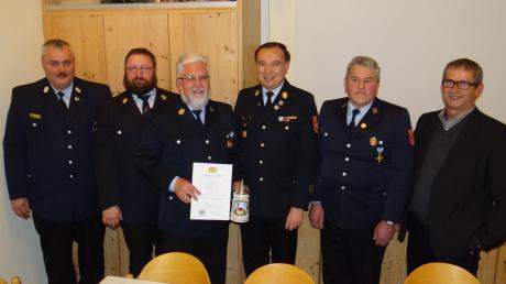 Bei der Generalversammlung der Balzhauser Feuerwehr wurde Franz Bader jun. für 40 Jahre im Dienst am Nächsten geehrt. 
